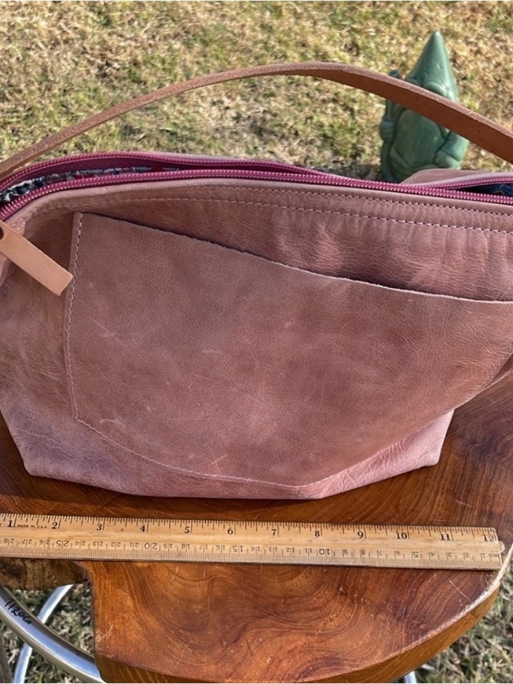 Dusty Rose leather Mwanwhile Back On The Farm Crossbody Zip bag - Picture 5 of 5